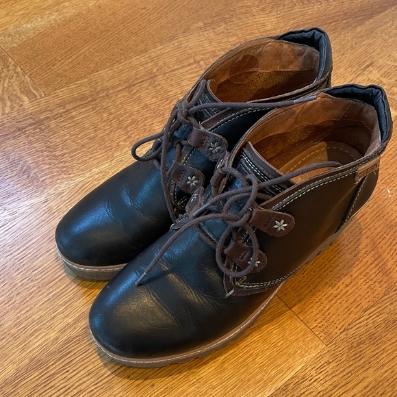 Pikolinos Black Wedge Shoes with Laces - Picture 5 of 10